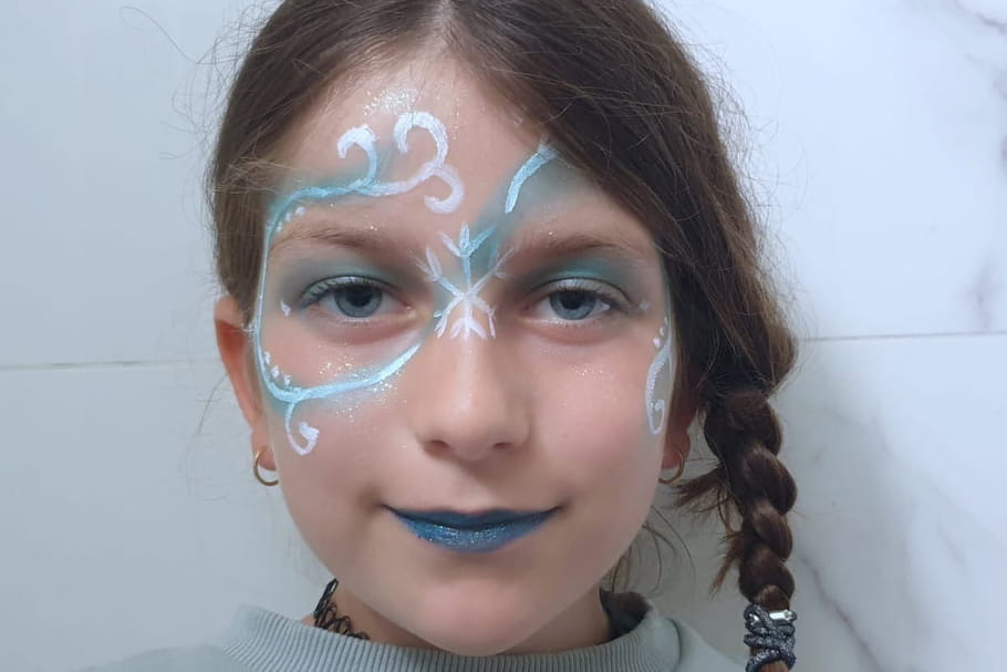 Maquillage Reine des Neiges : un tuto simple pour un résultat digne d