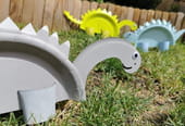 Fabriquer de beaux et grands dinosaures en utilisant de vieilles assiettes en carton