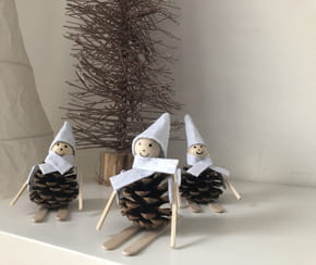 Fabriquez un joli lutin de Noël en pomme de pin