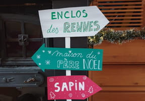 Le panneau directionnel&nbsp;DIY pour indiquer le chemin au p&egrave;re No&euml;l