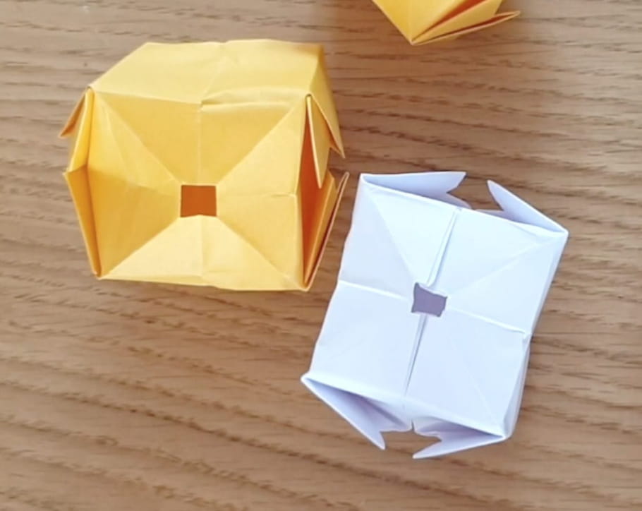 Bombe à eau en papier