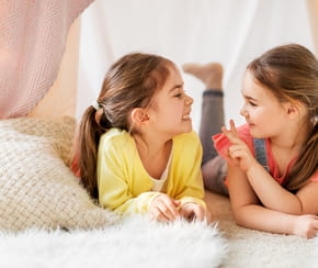 Charades&nbsp;: nos devinettes faciles du CP au CM2