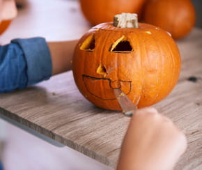 Citrouille d'Halloween&nbsp;: le tuto ultra simple pour la creuser sans effort