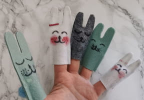 En 3&nbsp;&eacute;tapes, fabriquez de jolies marionnettes &agrave; doigts en forme de lapin kawaii