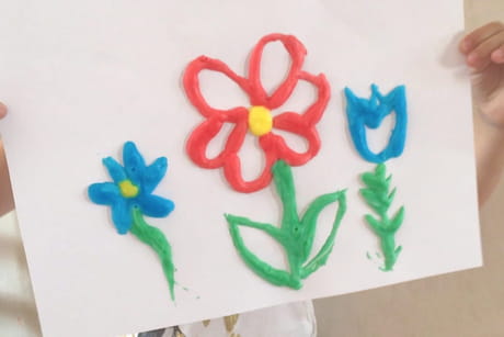 Recette peinture gonflante : créer des dessins en relief avec les enfants