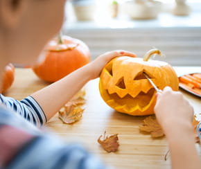 Citrouille d'Halloween : le tuto inratable pour la creuser facilement