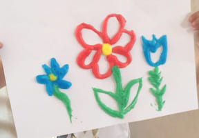 Recette peinture gonflante : créer des dessins en relief avec les enfants