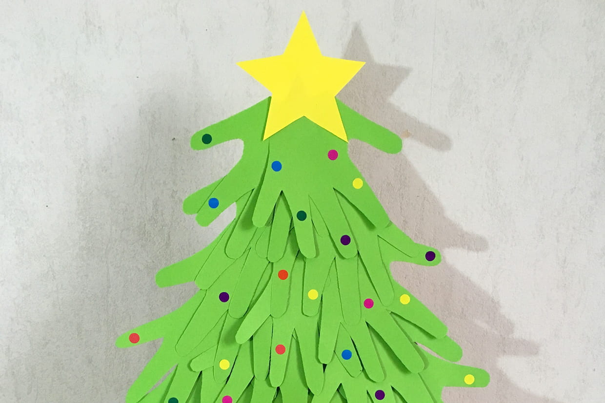 Kit Bricolage Noël Enfants - 24 Sapins Décoratifs DIY à Personnaliser Avec Autocollants - Activité Créative Sapin De Noël