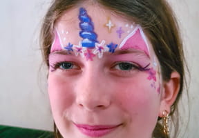 Ce maquillage de licorne, &agrave; faire en quelques coups de pinceaux, va enchanter vos enfants