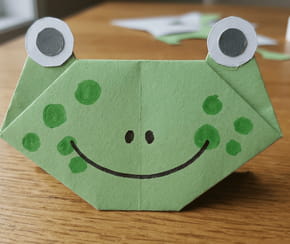 Voici comment cr&eacute;er une t&ecirc;te de grenouille en origami en quelques pliages