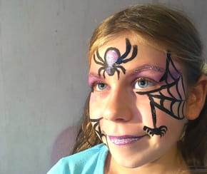 Voici comment réaliser un maquillage araignée tout simple pour Halloween