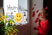Cr&eacute;ez vos propres stickers pour habiller les vitres &agrave; Halloween, sans tout salir