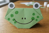 Voici comment cr&eacute;er une t&ecirc;te de grenouille en origami en quelques pliages