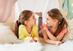 Charades&nbsp;: nos devinettes faciles du CP au CM2