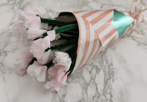 Avec quelques feuilles, composez un magnifique bouquet de fleurs en papier